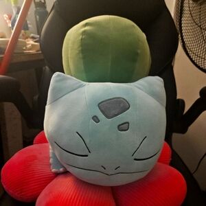 Jazwares Pokémon Sleeping Bulbasaur 18 INCH